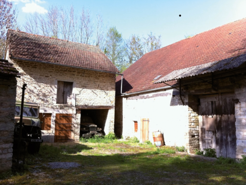 Rénovation d'un gîte à Courtivron: LES DEPENDANCES - L'ECURIE