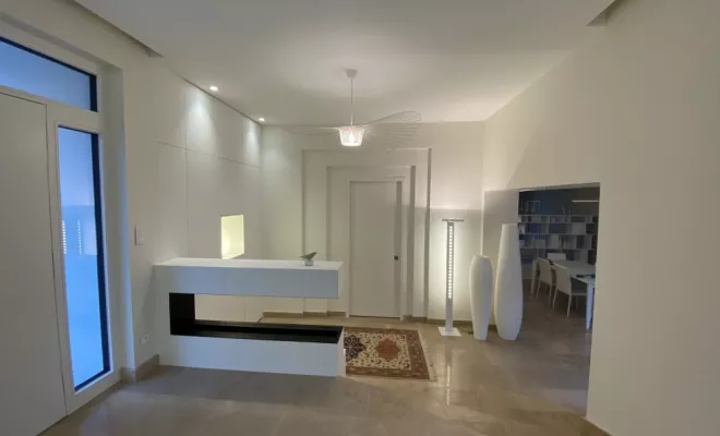 Extension d'une habitation de 35 m² pour la création d'une pièce d'entrée., Dijon, Kréatitud Design d’intérieurs
