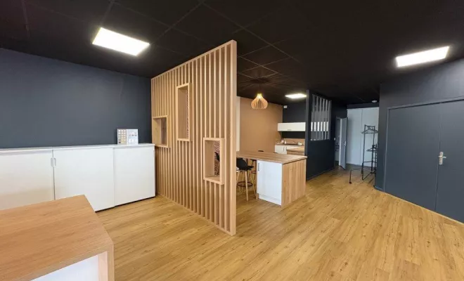 ISOLE PLUS - show-room de présentation de solutions de revalorisations énergétiques - Marsannay la Côte, Dijon, Kréatitud Design d’intérieurs